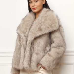 manteau fausse fourrure
